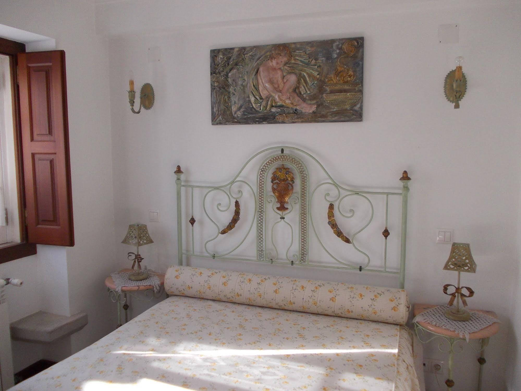 Casa De S. Thiago De Obidos Hotel Bagian luar foto